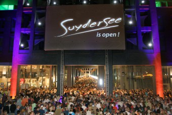 Inauguration of a shopping mall in the Netherlands